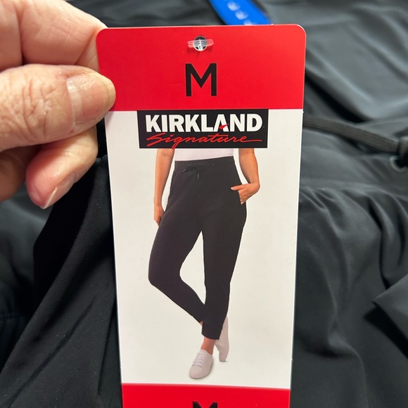 Kirkland Signature Black Activewear Set - Picture 4 of 7